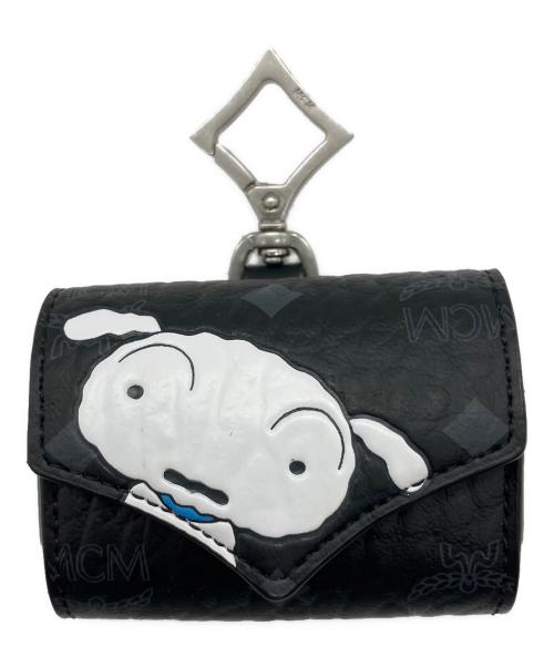 MCM（エムシーエム）MCM (エムシーエム) AirPods Pro ケース　クレヨンしんちゃん　シロ ブラック×ホワイトの古着・服飾アイテム