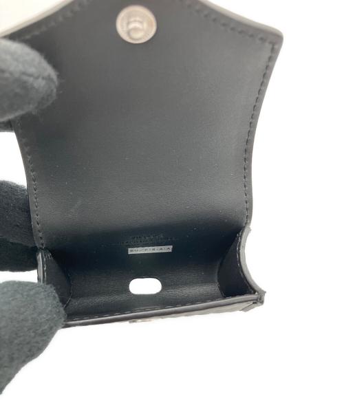 MCM（エムシーエム）MCM (エムシーエム) AirPods Pro ケース　クレヨンしんちゃん　シロ ブラック×ホワイトの古着・服飾アイテム