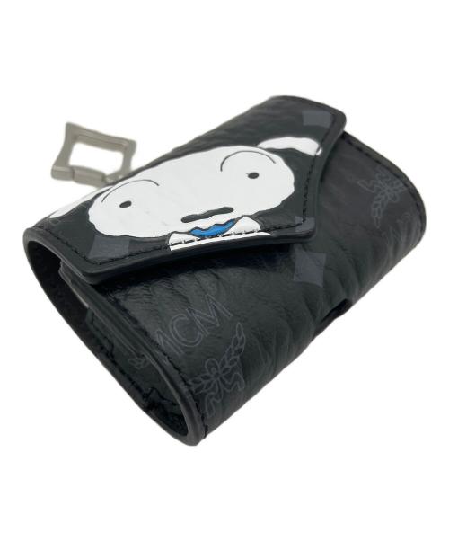 MCM（エムシーエム）MCM (エムシーエム) AirPods Pro ケース　クレヨンしんちゃん　シロ ブラック×ホワイトの古着・服飾アイテム