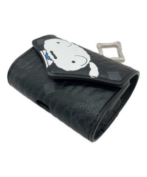 MCM（エムシーエム）MCM (エムシーエム) AirPods Pro ケース　クレヨンしんちゃん　シロ ブラック×ホワイトの古着・服飾アイテム