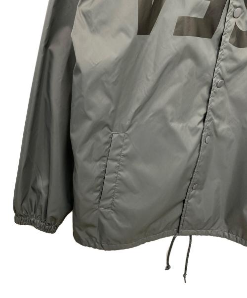 WIND AND SEA（ウィンダンシー）WIND AND SEA (ウィンダンシー) GOD SELECTION XXX (ゴッド セレクション トリプルエックス) コーチジャケット グレー サイズ:XLの古着・服飾アイテム