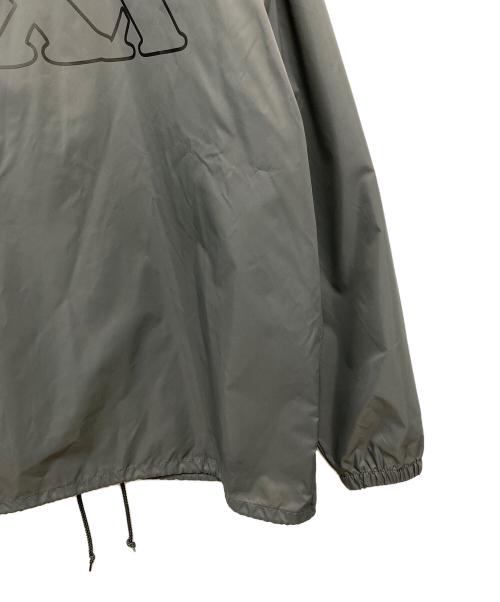 WIND AND SEA（ウィンダンシー）WIND AND SEA (ウィンダンシー) GOD SELECTION XXX (ゴッド セレクション トリプルエックス) コーチジャケット グレー サイズ:XLの古着・服飾アイテム