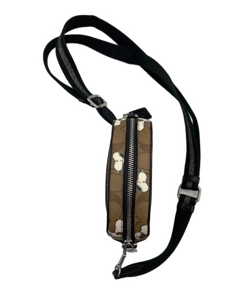 COACH（コーチ）COACH (コーチ) ショルダーポーチ シグネチャー スヌーピー ブラウンの古着・服飾アイテム