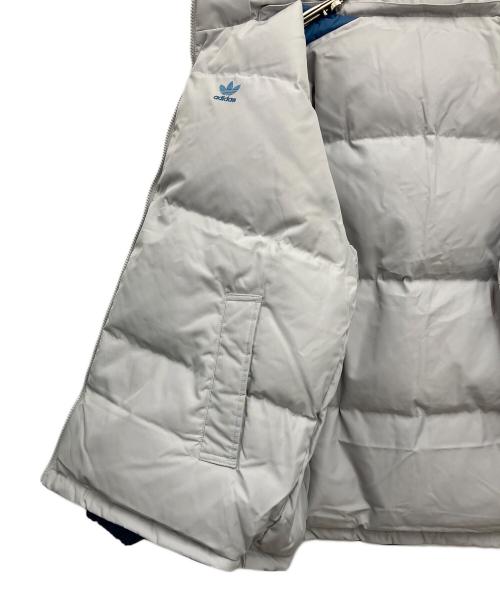 adidas（アディダス）adidas (アディダス) ダウンジャケット ブルー×グレー サイズ:XLの古着・服飾アイテム