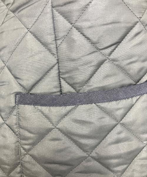 Traditional Weatherwear（トラディショナルウェザーウェア）Traditional Weatherwear (トラディショナルウェザーウェア) キルティングコート ARKLEY LONG(アークリーロング) ネイビー サイズ:UK32の古着・服飾アイテム