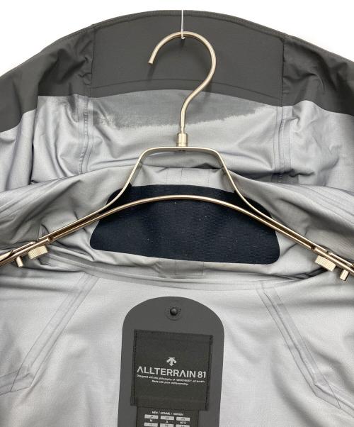 DESCENTE ALLTERRAIN（デザイント オルテライン）DESCENTE ALLTERRAIN (デザイント オルテライン) GORE-TEX JACKET SP(ゴアテックスジャケットSP) グレー サイズ:Mの古着・服飾アイテム