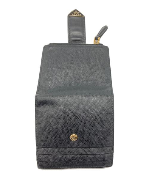 PRADA（プラダ）PRADA (プラダ) コンパクトウォレット サフィアーノ トライアングルロゴ ブラックの古着・服飾アイテム