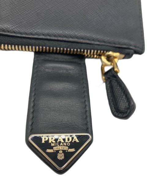 PRADA（プラダ）PRADA (プラダ) コンパクトウォレット サフィアーノ トライアングルロゴ ブラックの古着・服飾アイテム