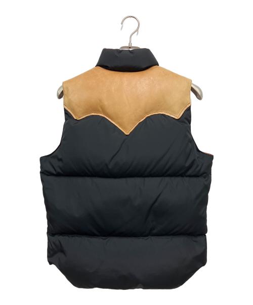 RockyMountainFeatherBed（ロッキーマウンテンフェザーベッド）RockyMountainFeatherBed (ロッキーマウンテンフェザーベッド) BEAMS (ビームス) ダウンベスト ブラック×ブラウン サイズ:38の古着・服飾アイテム