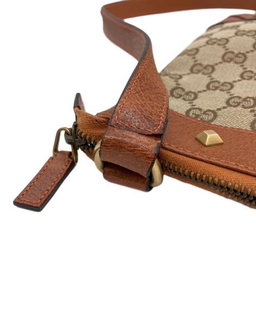 GUCCI（グッチ）GUCCI (グッチ) スタッズショルダーバッグ GG ベージュ×ブラウンの古着・服飾アイテム