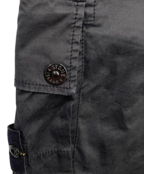 STONE ISLAND（ストーンアイランド）STONE ISLAND (ストーンアイランド) Single Pocket Gabardine Cargo Pant(シングルポケットギャバジンカーゴパンツ) ブラック サイズ:81cmの古着・服飾アイテム
