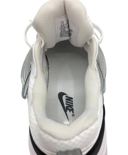 NIKE（ナイキ）NIKE (ナイキ) V2K RUN ホワイト×ブラック サイズ:24.5cmの古着・服飾アイテム