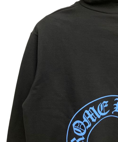CHROME HEARTS（クロムハーツ）CHROME HEARTS (クロムハーツ) ホースシュー バックプリント パーカー ブラック×ブルー サイズ:Mの古着・服飾アイテム