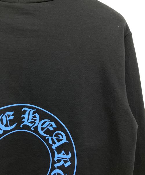 CHROME HEARTS（クロムハーツ）CHROME HEARTS (クロムハーツ) ホースシュー バックプリント パーカー ブラック×ブルー サイズ:Mの古着・服飾アイテム