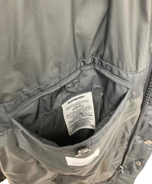 BURBERRY（バーバリー）BURBERRY (バーバリー) ナイロンフーデッドコート ブラック×ホワイト サイズ:48の古着・服飾アイテム