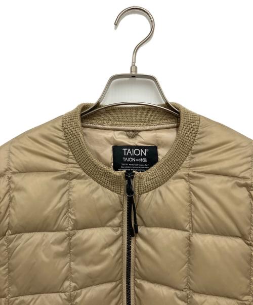 TAION（タイオン）TAION (タイオン) ダウンジャケット ベージュ サイズ:Mの古着・服飾アイテム
