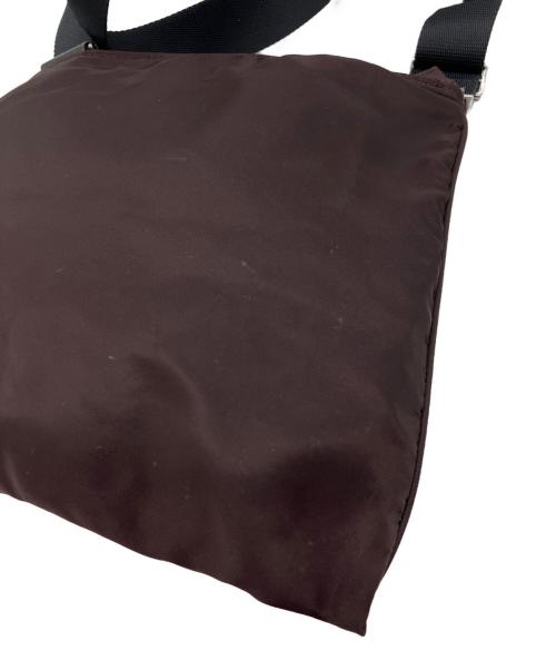 PRADA（プラダ）PRADA (プラダ) ナイロンサコッシュ ブラウン×ブラックの古着・服飾アイテム