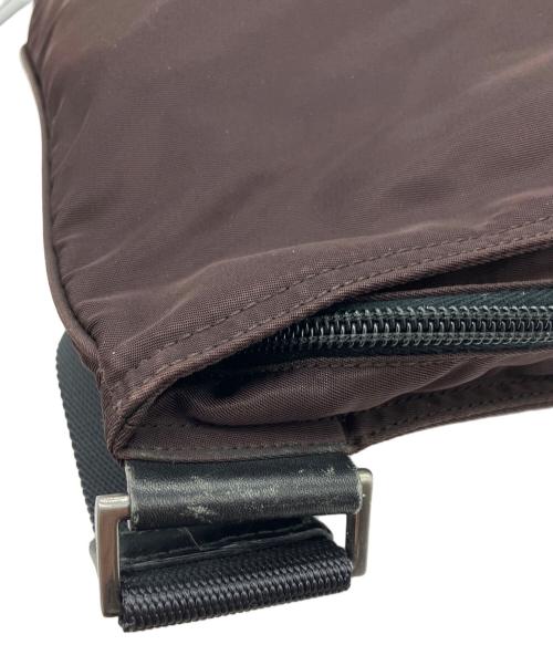 PRADA（プラダ）PRADA (プラダ) ナイロンサコッシュ ブラウン×ブラックの古着・服飾アイテム