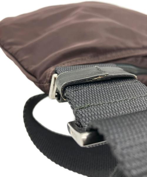 PRADA（プラダ）PRADA (プラダ) ナイロンサコッシュ ブラウン×ブラックの古着・服飾アイテム