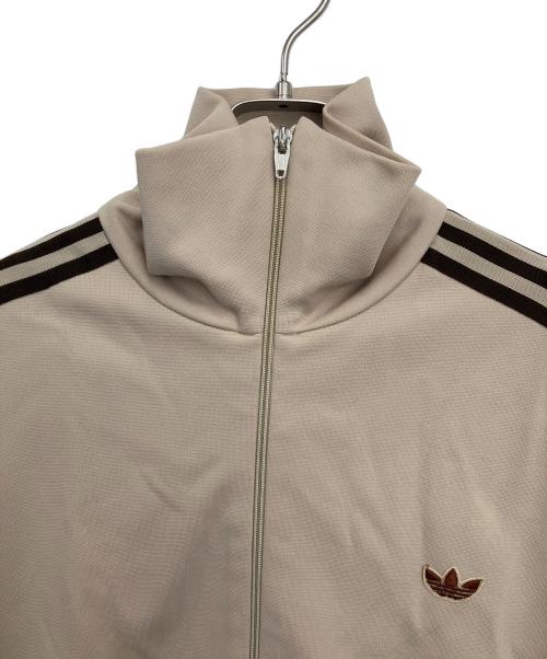 adidas（アディダス）adidas (アディダス) 	80s トレフォイルロゴ後期 デサント ベージュ×ブラウン サイズ:Mの古着・服飾アイテム