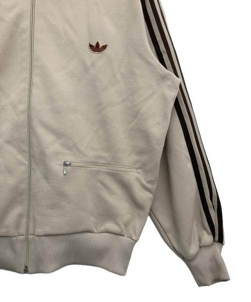 adidas（アディダス）adidas (アディダス) 	80s トレフォイルロゴ後期 デサント ベージュ×ブラウン サイズ:Mの古着・服飾アイテム