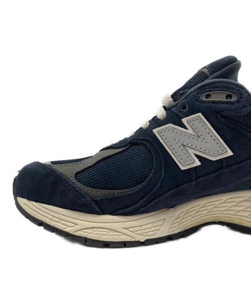 NEW BALANCE（ニューバランス）NEW BALANCE (ニューバランス) M2002RCA ネイビー×ベージュ サイズ:25.5cmの古着・服飾アイテム