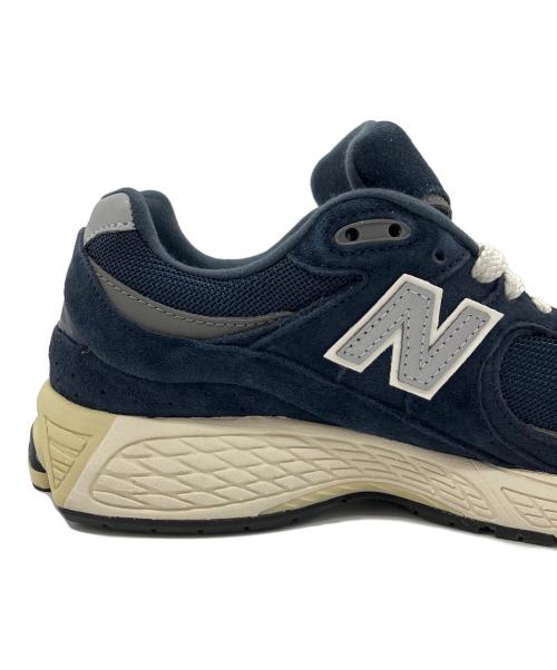 NEW BALANCE（ニューバランス）NEW BALANCE (ニューバランス) M2002RCA ネイビー×ベージュ サイズ:25.5cmの古着・服飾アイテム