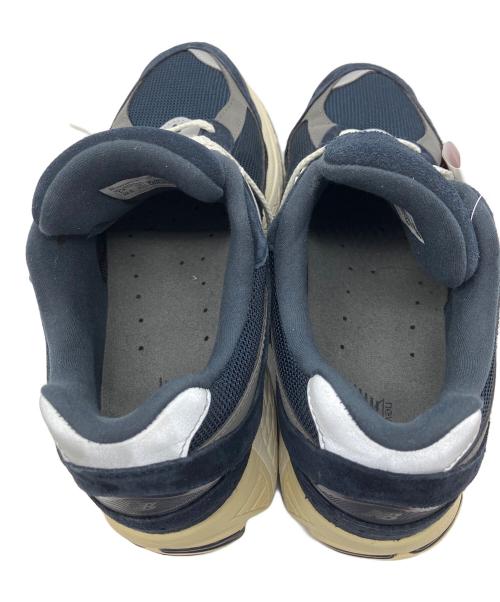NEW BALANCE（ニューバランス）NEW BALANCE (ニューバランス) M2002RCA ネイビー×ベージュ サイズ:25.5cmの古着・服飾アイテム