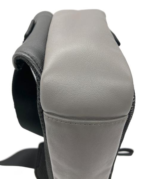 COACH（コーチ）COACH (コーチ) ボディーバッグ グレー×ブラックの古着・服飾アイテム
