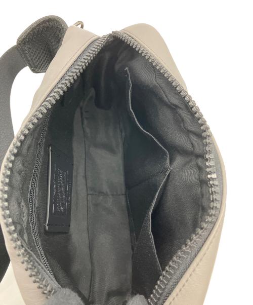 COACH（コーチ）COACH (コーチ) ボディーバッグ グレー×ブラックの古着・服飾アイテム