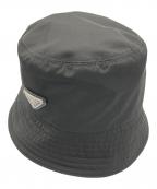 PRADAプラダ）の古着「トライアングルロゴバケットハット」｜ブラック