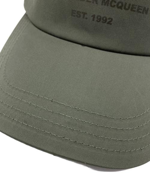 ALEXANDER McQUEEN（アレキサンダーマックイーン）ALEXANDER McQUEEN (アレキサンダーマックイーン) キャップ オリーブ サイズ:M 58cmの古着・服飾アイテム