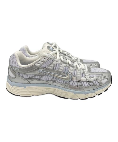 NIKE（ナイキ）NIKE (ナイキ) P-6000 ホワイト×シルバー サイズ:25cm 未使用品の古着・服飾アイテム
