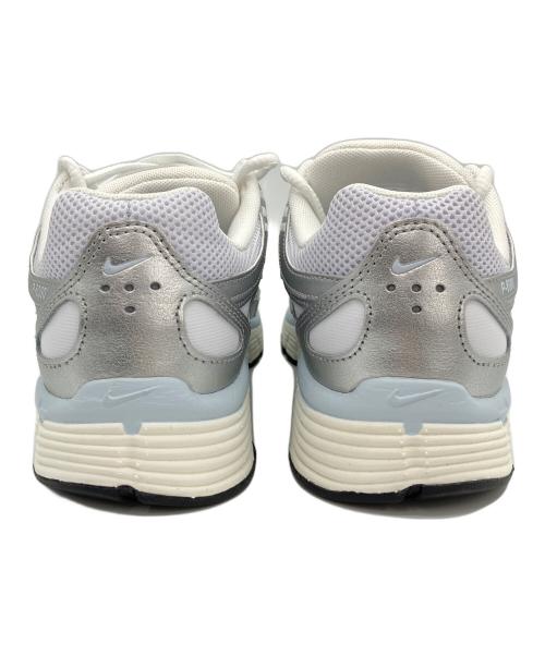 NIKE（ナイキ）NIKE (ナイキ) P-6000 ホワイト×シルバー サイズ:25cm 未使用品の古着・服飾アイテム