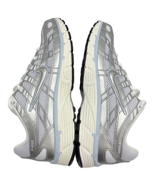 NIKE（ナイキ）NIKE (ナイキ) P-6000 ホワイト×シルバー サイズ:25cm 未使用品の古着・服飾アイテム