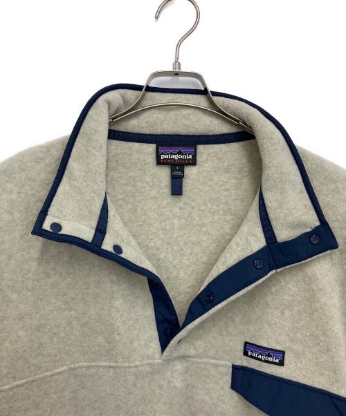 Patagonia（パタゴニア）Patagonia (パタゴニア) ライトウェイト・シンチラ・スナップT ホワイト×ネイビー サイズ:Lの古着・服飾アイテム