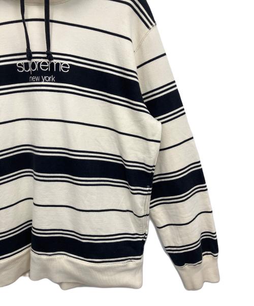 SUPREME（シュプリーム）SUPREME (シュプリーム) プルオーバーパーカー ホワイト×ブラック サイズ:SIZ Freeの古着・服飾アイテム
