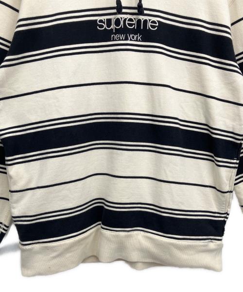 SUPREME（シュプリーム）SUPREME (シュプリーム) プルオーバーパーカー ホワイト×ブラック サイズ:SIZ Freeの古着・服飾アイテム