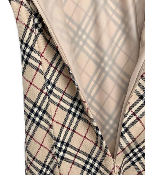 BURBERRY BLUE LABEL（バーバリー ブルー レーベル）BURBERRY BLUE LABEL (バーバリー ブルー レーベル) ノースリーブワンピース ベージュ×ブラック サイズ:38の古着・服飾アイテム