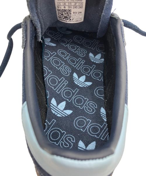 adidas（アディダス）adidas (アディダス) スニーカー ネイビー×ブルー サイズ:24.5cmの古着・服飾アイテム