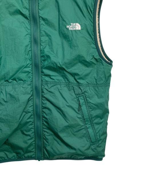 THE NORTH FACE（ザ ノース フェイス）THE NORTH FACE (ザ ノース フェイス) ボアベスト ベージュ×グリーン サイズ:Lの古着・服飾アイテム