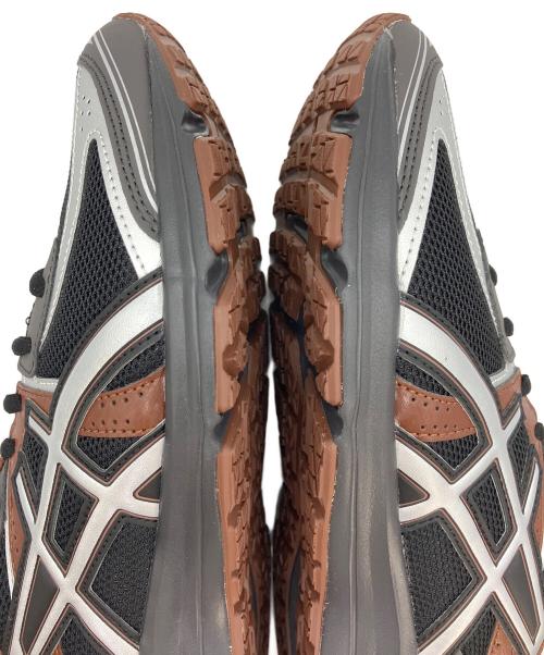 asics（アシックス）asics (アシックス) ローカットスニーカー ブラウン×シルバー サイズ:27cmの古着・服飾アイテム