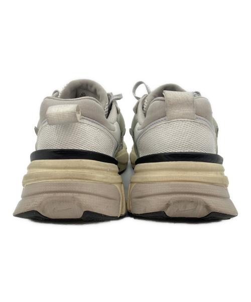 NIKE（ナイキ）NIKE (ナイキ) V2K RUN シルバー サイズ:28.5cmの古着・服飾アイテム