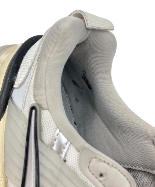 NIKE（ナイキ）NIKE (ナイキ) V2K RUN シルバー サイズ:28.5cmの古着・服飾アイテム