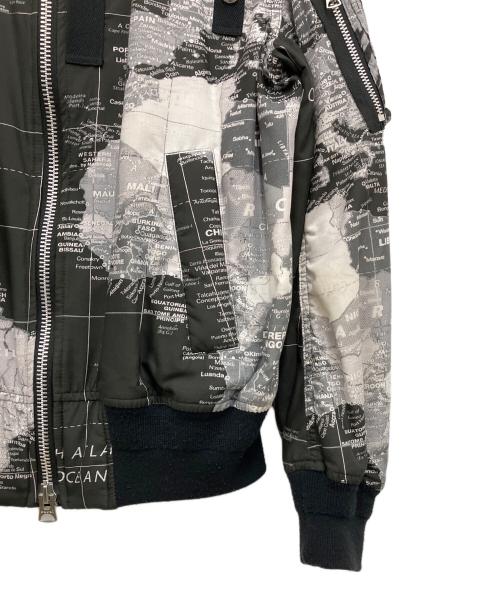 sacai（サカイ）sacai (サカイ) ワールドマップブルゾン ブラック サイズ:1の古着・服飾アイテム