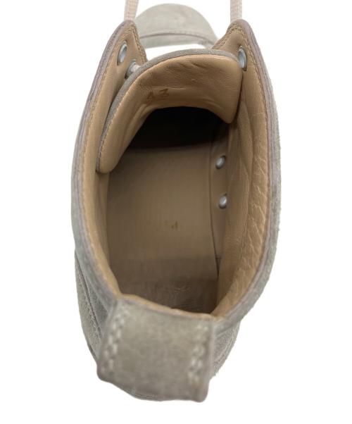 Christian Louboutin（クリスチャン・ルブタン）Christian Louboutin (クリスチャン・ルブタン) LOUIS FLAT VEAU VELOURS グレー×ホワイト サイズ:SIZE 43の古着・服飾アイテム