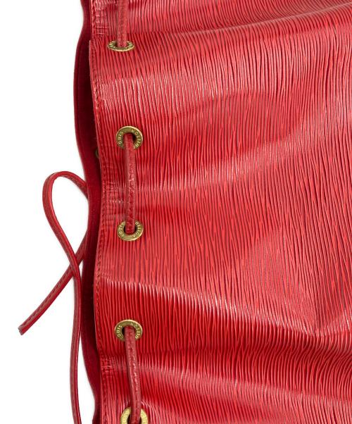 LOUIS VUITTON（ルイ ヴィトン）LOUIS VUITTON (ルイ ヴィトン) ショルダーバッグ エピ プチノエ カスティリアン・ レッドの古着・服飾アイテム
