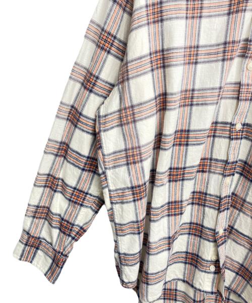 DIESEL（ディーゼル）DIESEL (ディーゼル) パーカー ベージュ サイズ:44の古着・服飾アイテム