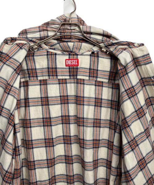 DIESEL（ディーゼル）DIESEL (ディーゼル) パーカー ベージュ サイズ:44の古着・服飾アイテム