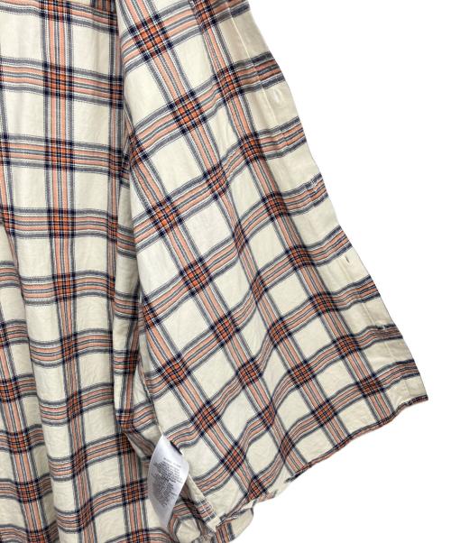 DIESEL（ディーゼル）DIESEL (ディーゼル) パーカー ベージュ サイズ:44の古着・服飾アイテム